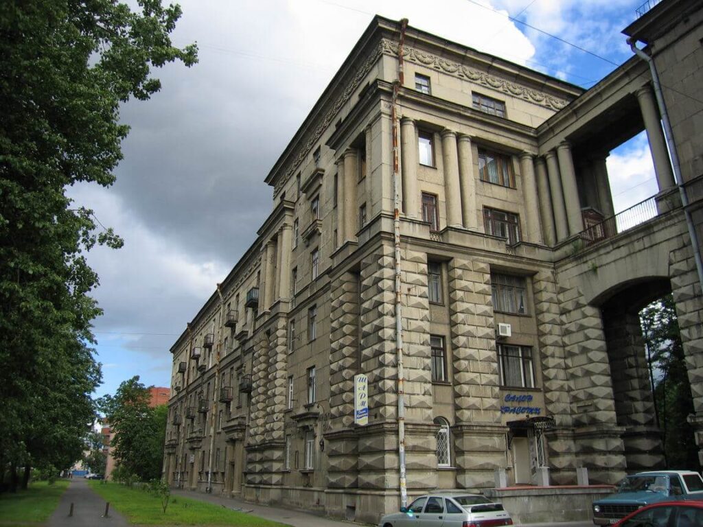 Архитектура сталинок в СПб